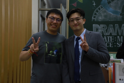 學長學弟合影